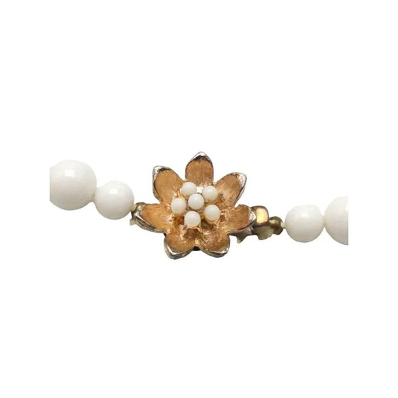 Hand Knotted Long Strand Milky White Glass Beaded Necklace Gold Tone Vintage - Picture 4 of 8